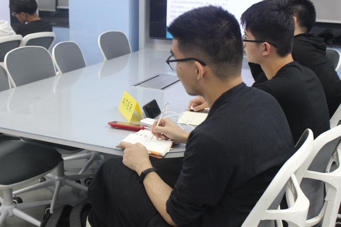学生.JPG 学生.JPG