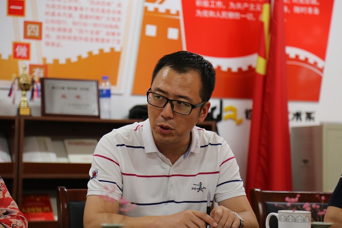 毕业生党课内图.JPG