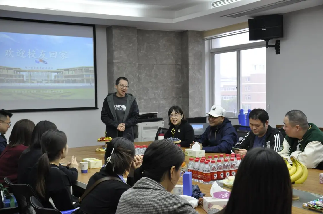 庆贺浙江机电职院七秩再聚首 共绘新篇向未来 庆贺浙江机电职院七秩再聚首 共绘新篇向未来