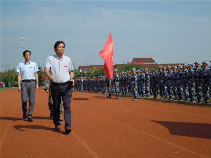 黄 检阅.jpg